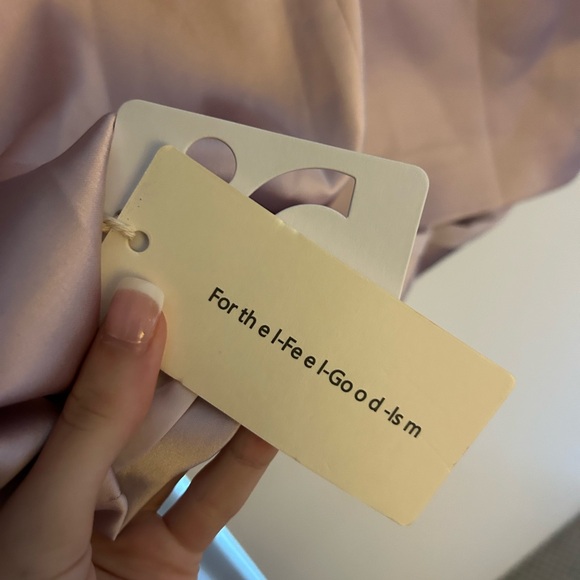 Elegant soft pink Dress - Picture 3 of 3